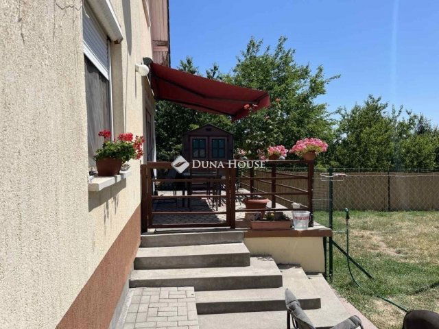 Eladó ikerház, Szentendrén 150 M Ft, 5 szobás