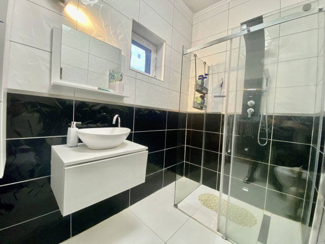 Eladó családi ház, Békéscsabán 49.9 M Ft, 4 szobás