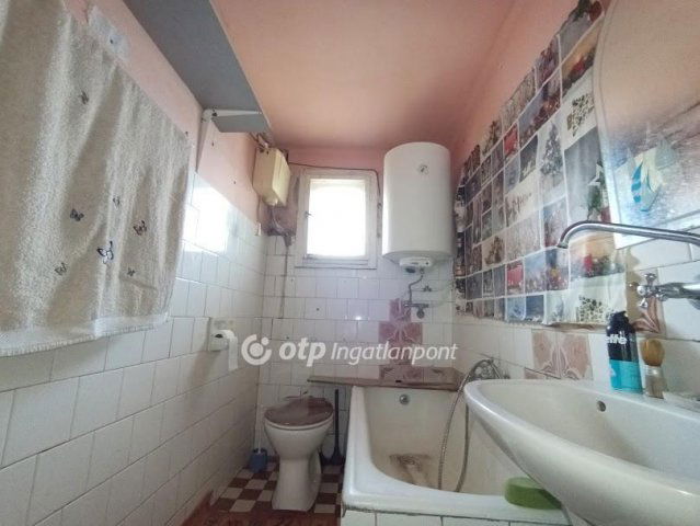 Eladó családi ház, Ecséden 18.9 M Ft, 4 szobás