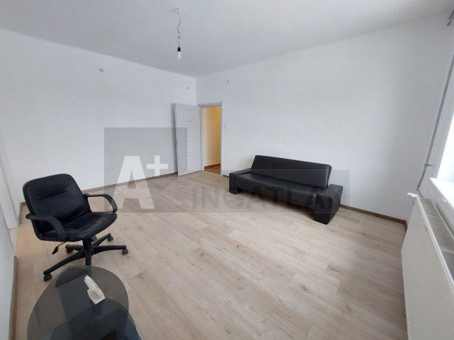 Eladó téglalakás, Szegeden 68 M Ft, 3 szobás