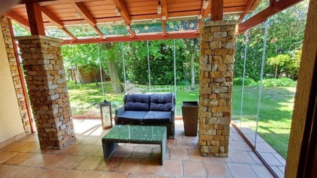 Eladó családi ház, Budajenőn 198 M Ft, 5 szobás