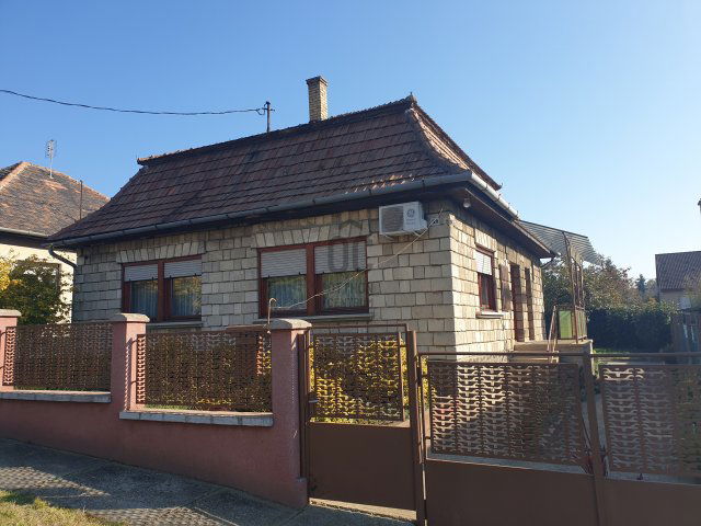 Eladó családi ház, Ceglédbercelen 54.9 M Ft, 4 szobás