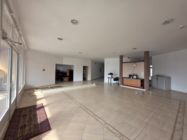 Eladó családi ház, Kulcson 280 M Ft, 50 szobás