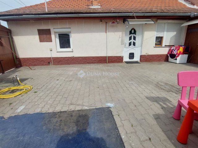 Eladó családi ház, Tiszakécskén 55 M Ft, 3 szobás