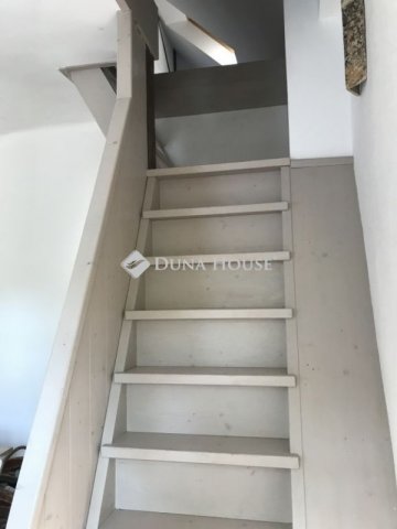 Eladó családi ház, Mencshelyen 99 M Ft, 3 szobás