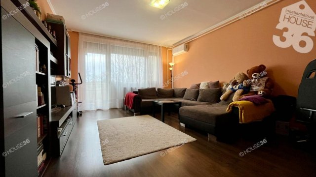 Eladó panellakás, Kecskeméten 49.5 M Ft, 3 szobás