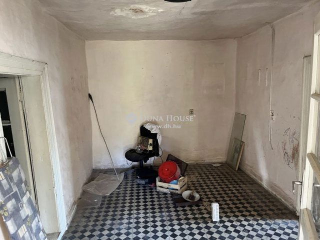 Eladó családi ház, Pécsváradon 7.5 M Ft, 2 szobás