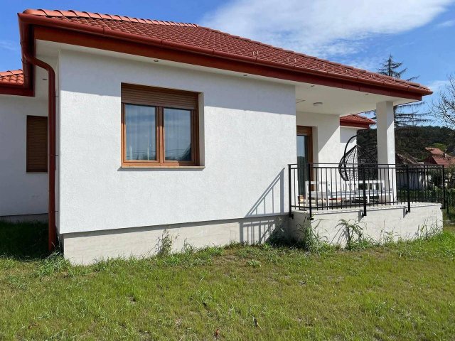 Eladó családi ház, Piliscsabán 110 M Ft, 3 szobás