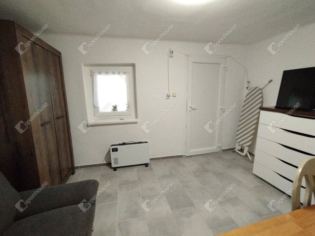 Eladó családi ház, Csornán 53 M Ft, 3 szobás