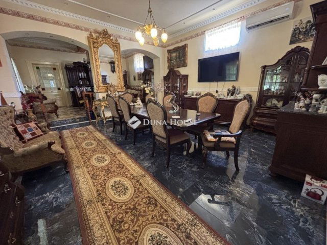 Eladó családi ház, Szarvason 160 M Ft, 5+1 szobás