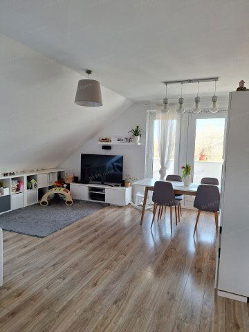 Eladó téglalakás, Szentendrén, Ady Endre úton 90 M Ft, 3 szobás