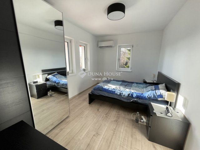 Eladó családi ház, Nagykovácsiban 244.9 M Ft, 4 szobás