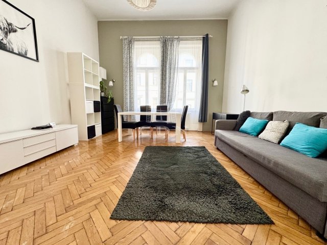 Eladó téglalakás, Budapesten, VI. kerületben 77.9 M Ft