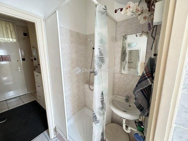 Eladó téglalakás, Kecskeméten 32.5 M Ft, 1 szobás