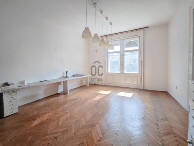 Eladó téglalakás, Budapesten, VI. kerületben 155 M Ft, 2 szobás