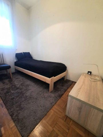 Kiadó panellakás, albérlet, Debrecenben 270 E Ft / hó