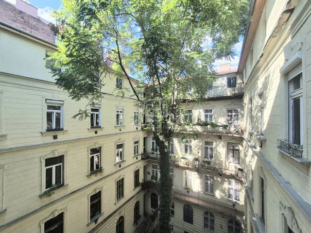 Eladó téglalakás, Budapesten, VI. kerületben 80.9 M Ft, 3 szobás