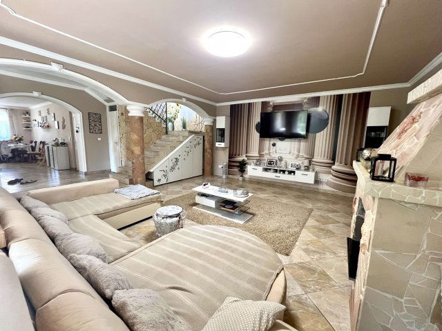 Eladó családi ház, Veresegyházon 189.9 M Ft, 5 szobás