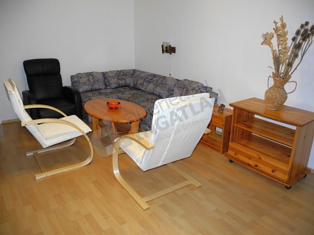 Kiadó panellakás, albérlet, XIV. kerületben, Adria sétányon
