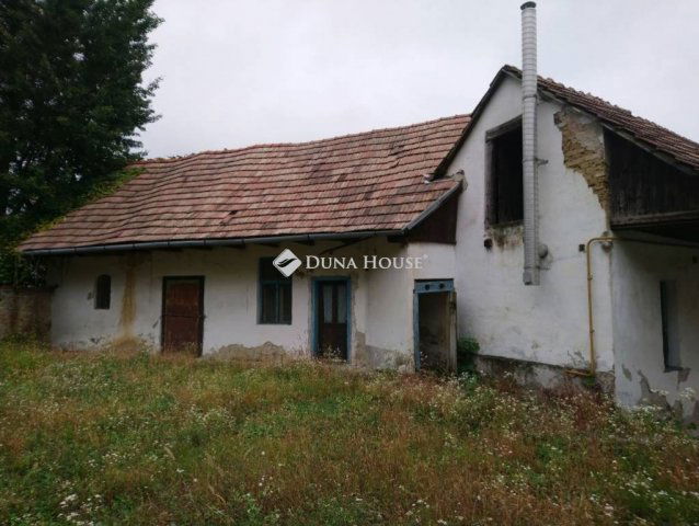 Eladó üzlethelyiség, Dömösön 33 M Ft, 1 szobás