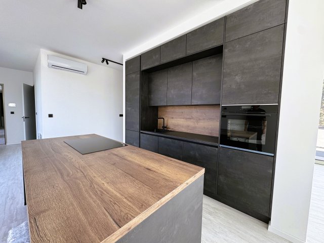 Eladó téglalakás, Balatonalmádiban 165 M Ft, 3 szobás