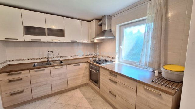 Eladó családi ház, Nagykovácsiban 219 M Ft, 7 szobás