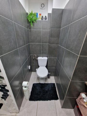 Eladó családi ház, Szirmabesenyőn 99.8 M Ft, 5+2 szobás