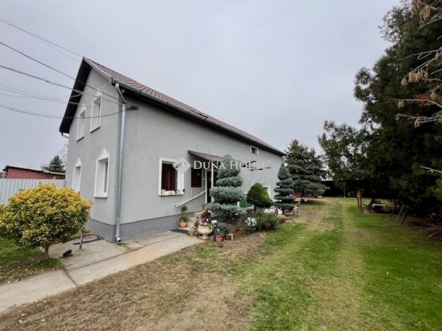 Eladó családi ház, Pilisen 139.9 M Ft, 3 szobás