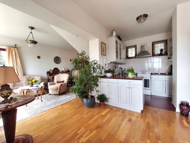 Eladó családi ház, Szentendrén 125 M Ft, 3 szobás