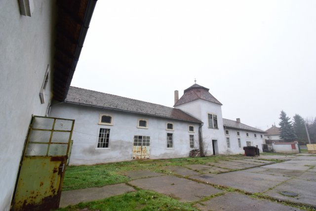 Eladó üzlethelyiség, Gödöllőn, Mátyás Király utcában