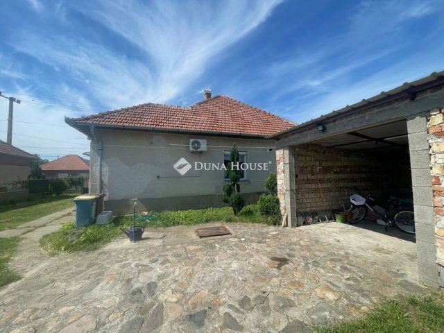 Eladó családi ház, Jászfényszarun 39.9 M Ft, 3 szobás