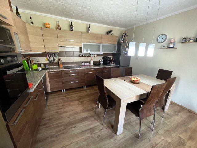 Eladó családi ház, Sandon 23.6 M Ft, 2 szobás