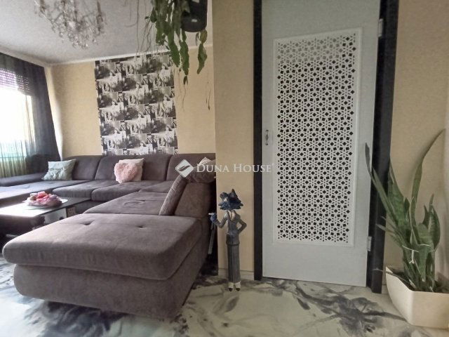 Eladó téglalakás, Mohácson 34.95 M Ft, 3 szobás