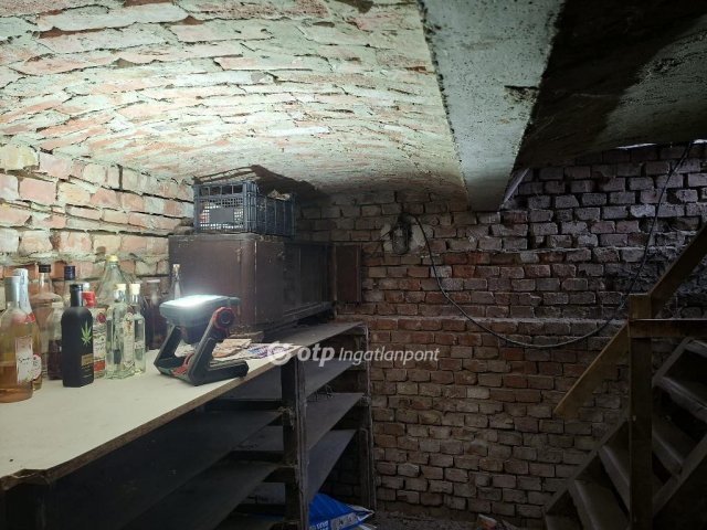 Eladó családi ház, Abonyban 35 M Ft, 3 szobás