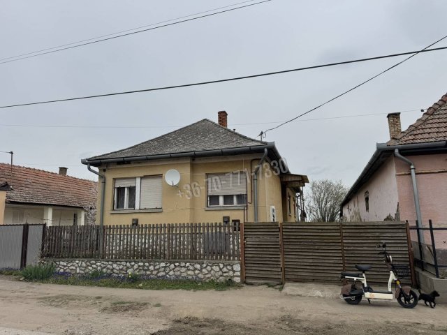 Eladó családi ház, Erdőtelken 15.9 M Ft, 2+2 szobás