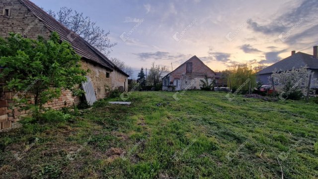 Eladó családi ház, Csépen 14.9 M Ft, 1 szobás