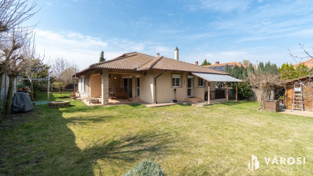 Eladó családi ház, Siófokon 219 M Ft, 5+1 szobás