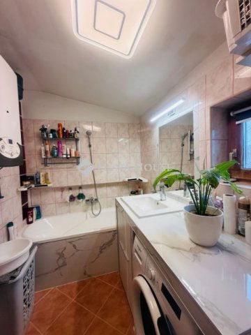 Eladó családi ház, Vecsésen 49.9 M Ft, 3 szobás