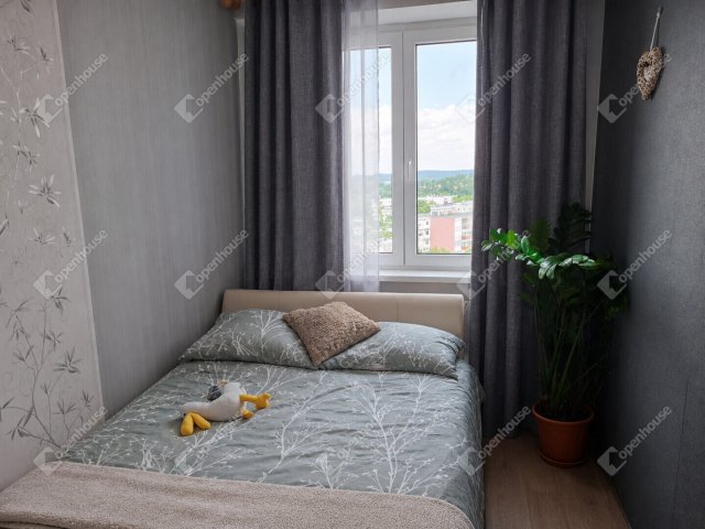 Eladó panellakás, Sopronban 58 M Ft, 3 szobás