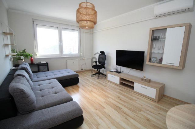 Eladó panellakás, Budapesten, XV. kerületben 68.9 M Ft, 3 szobás