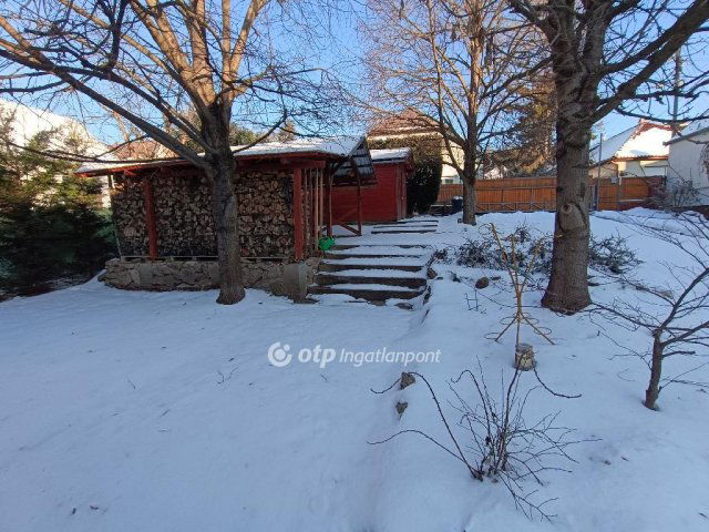 Eladó családi ház, Solymáron 189.9 M Ft, 6 szobás