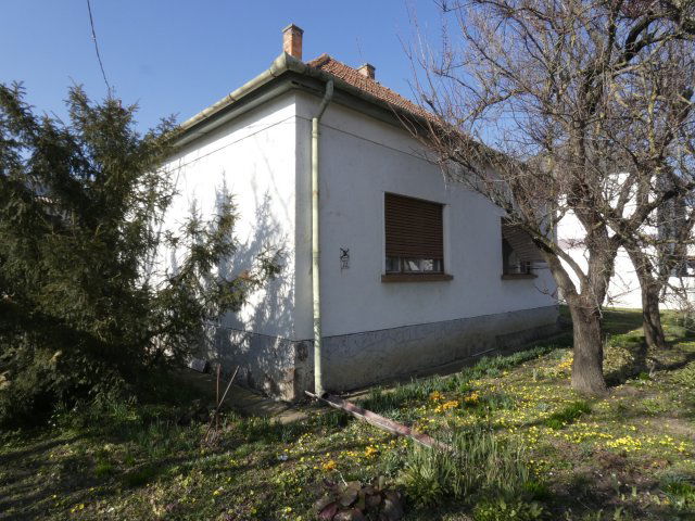 Eladó telek, Szegeden, Radnóti utcában 68.9 M Ft
