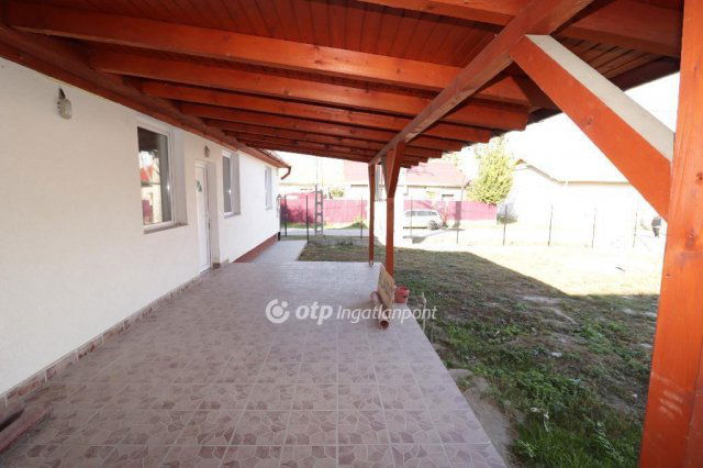 Eladó családi ház, Kiskunlacházán 54.9 M Ft, 4 szobás