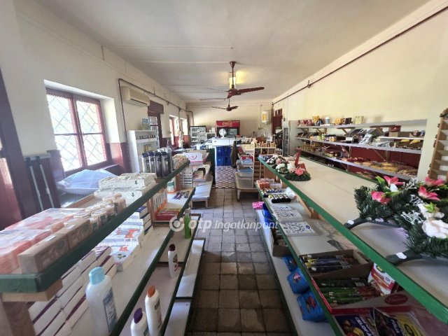 Eladó ipari ingatlan, Kunszentmártonban 9.9 M Ft