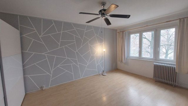 Eladó panellakás, Százhalombattán 43 M Ft, 1 szobás