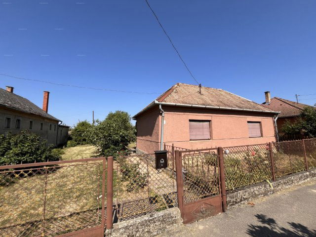 Eladó családi ház, Nagypeterden 13.9 M Ft, 3 szobás