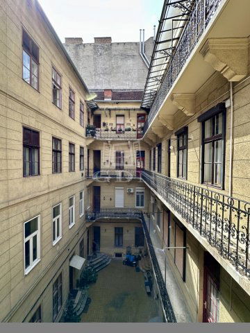 Eladó téglalakás, Budapesten, VI. kerületben 44.99 M Ft