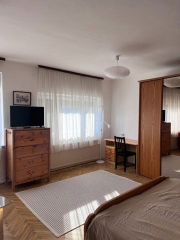 Kiadó téglalakás, albérlet, Pécsett, Aradi Vértanúk útján