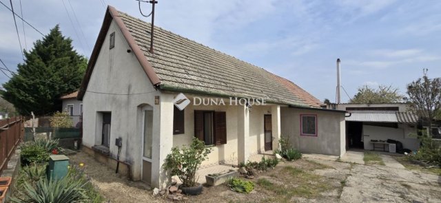 Eladó családi ház, Pákozdon 54.99 M Ft, 5 szobás