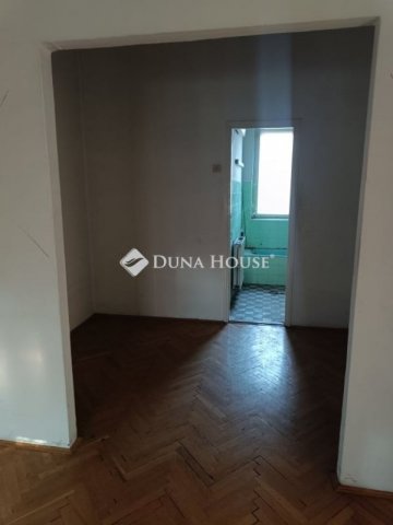 Eladó családi ház, Budapesten, III. kerületben 295 M Ft